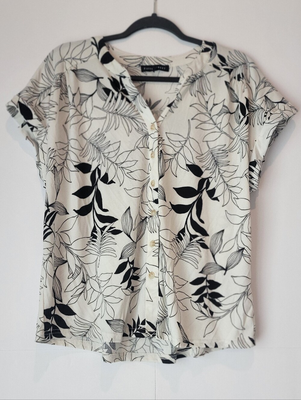 Fifty Street XL Ivory Black Botanical Floral Button Front Blouse